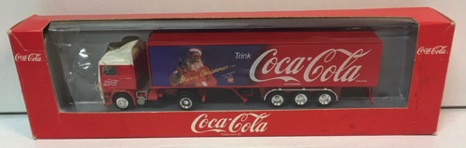 10103-1 € 10,00 coca cola vrachtwagen afb. kerstman 18 cm.jpeg